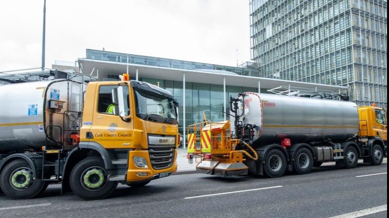 Donegal ‘tarred’ over lack of road patching machines 