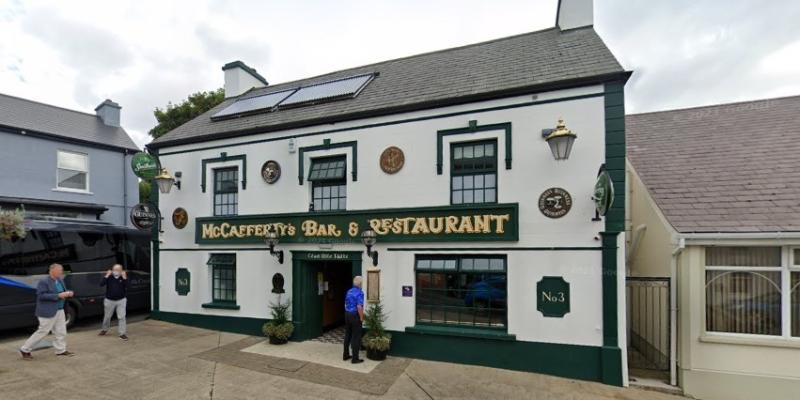 Retention permission for enclosed seated area refused at Dungloe bar