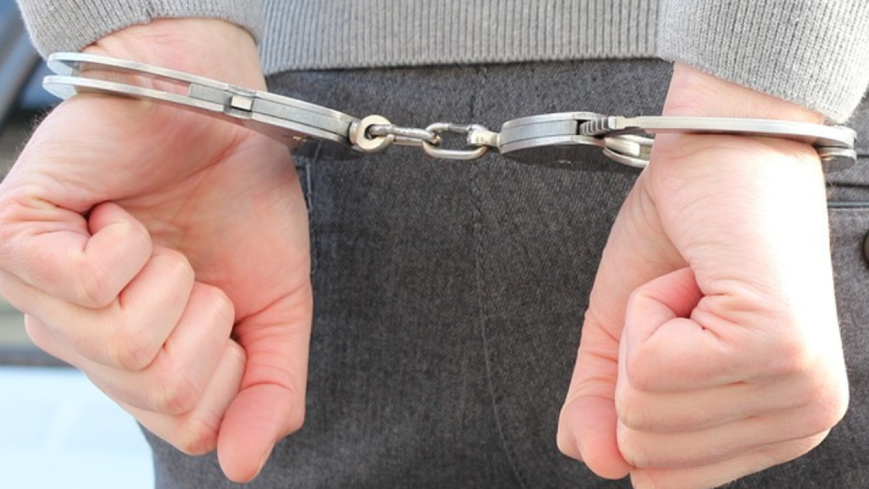 Gardaí arrest five men after car chase results in collision with two Garda vehicles