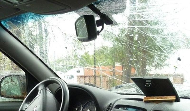 Windscreen smashed in east Donegal 
