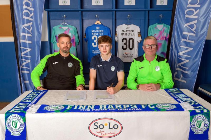  Gavin McAteer signs three-year deal with Finn Harps on his 16th birthday
