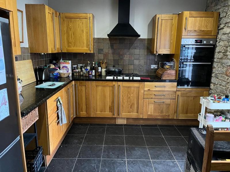 Grab a major bargain - Animals in Need are auctioning a solid oak kitchen