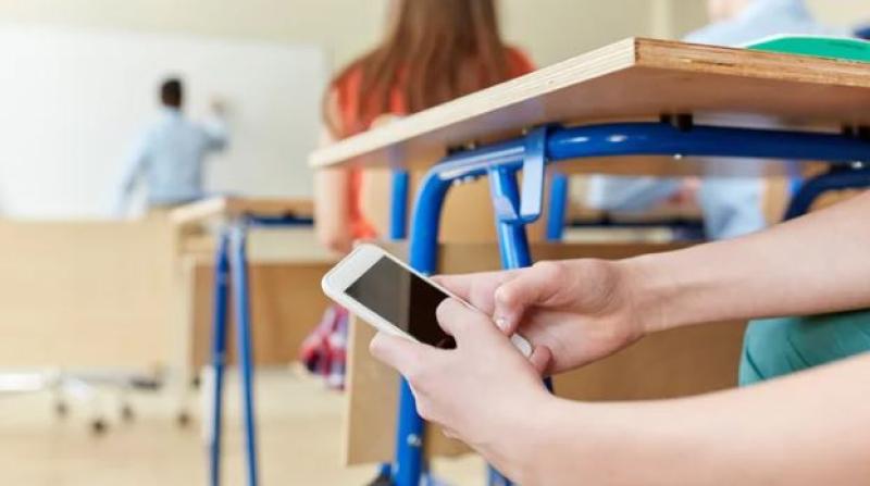 Sinn Féin leader slams 'Scandalous waste' of €9 million on mobile phone pouches