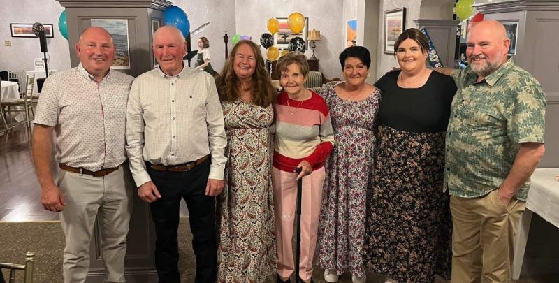 Patsy Roper's 80th birthday fundraiser leads to €2,800 donation to cancer bus