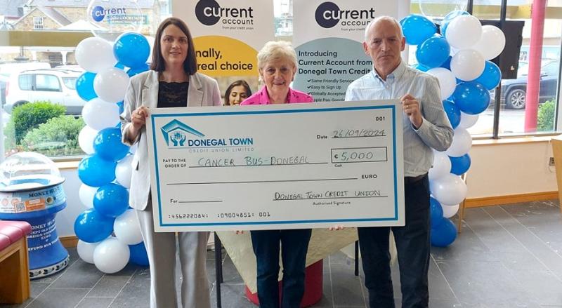 Donegal Town Credit Union makes generous donation to St Luke’s Bus Fund