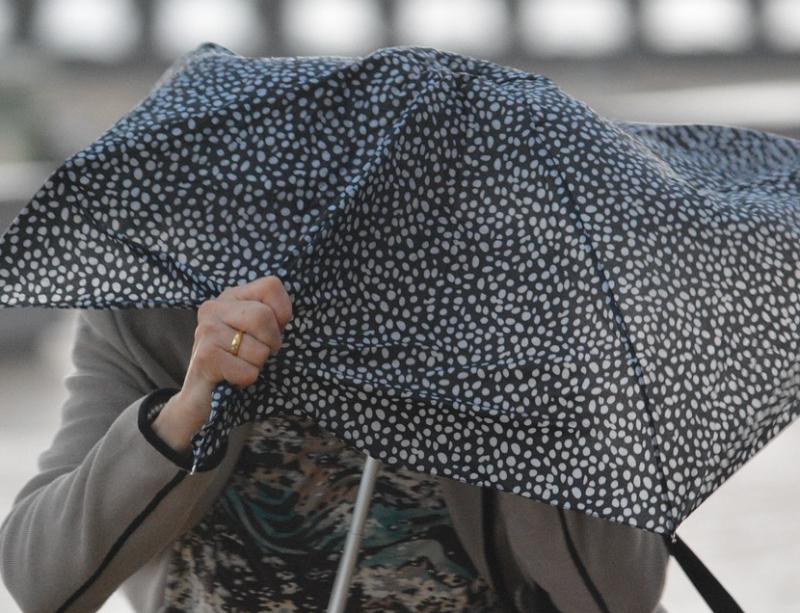 ALERT:  Met Éireann warns of more 'strong to gale force' winds as Storm Bert lingers on