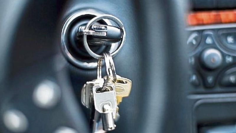 Gardaí on the hunt for two youths after keys stolen from parked car in Letterkenny