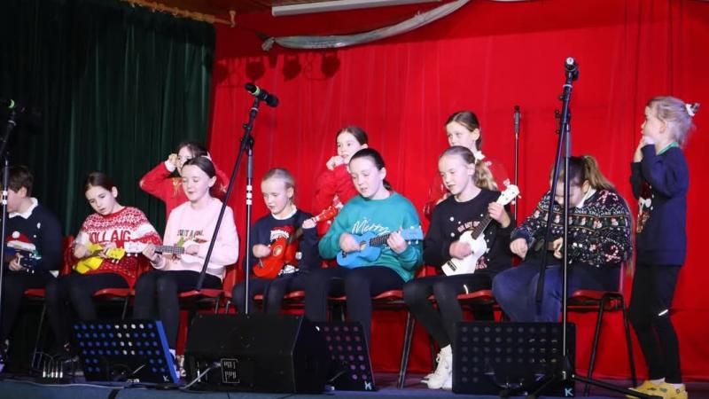 Keadue National School talent show brings the crowd to its feet in Burtonport
