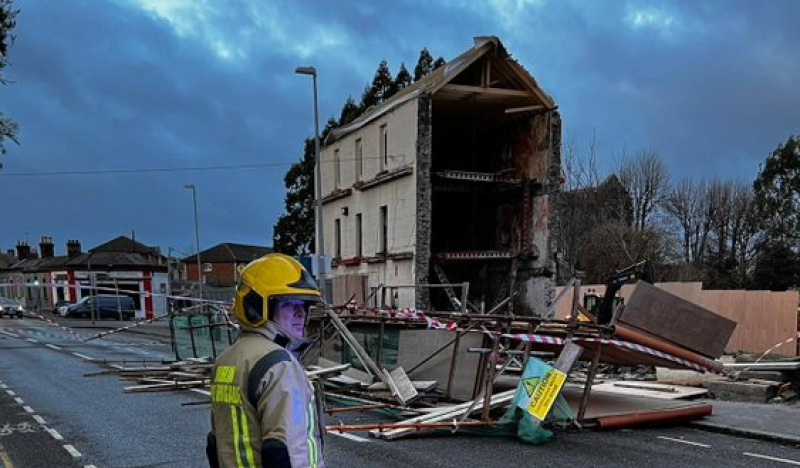 Collapsed scaffolding  leaves road blocked as the aftermath of Storm &Eacute;owyn begins