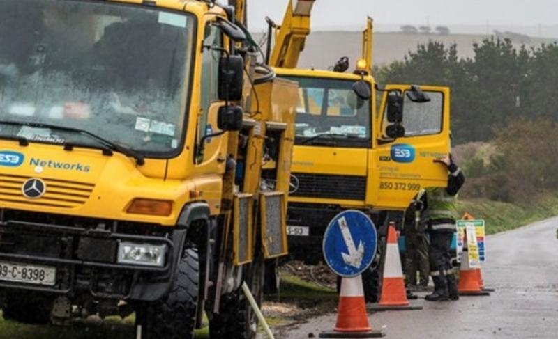 Over 200,000 homes and businesses still without power as Storm &Eacute;owyn clean-up continues