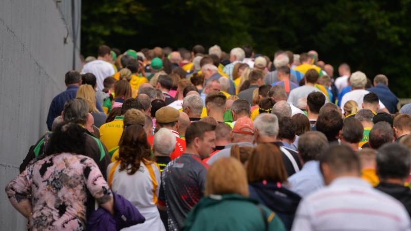 Garda&iacute; warn GAA patrons to park responsibly  in Ballybofey- or risk being towed