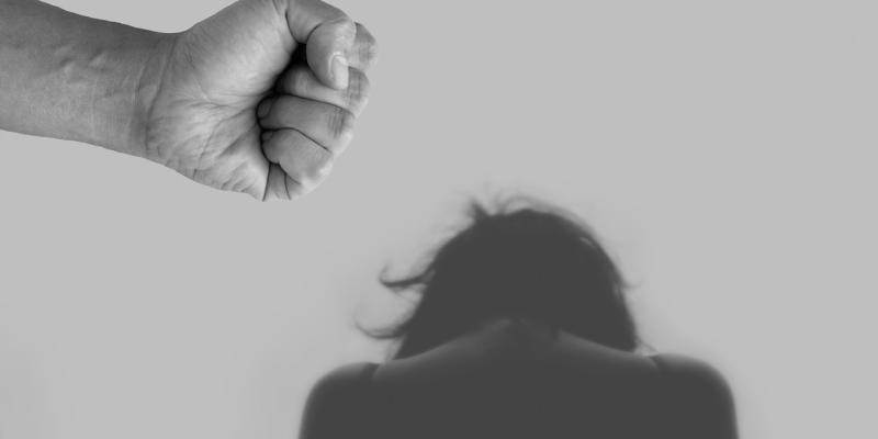 Trial for man accused of strangling woman while holding curtain over airways