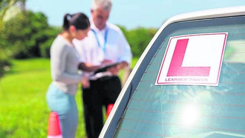 Donegal woman can’t take up TV job due to 'ridiculous' 30-week driving test wait 