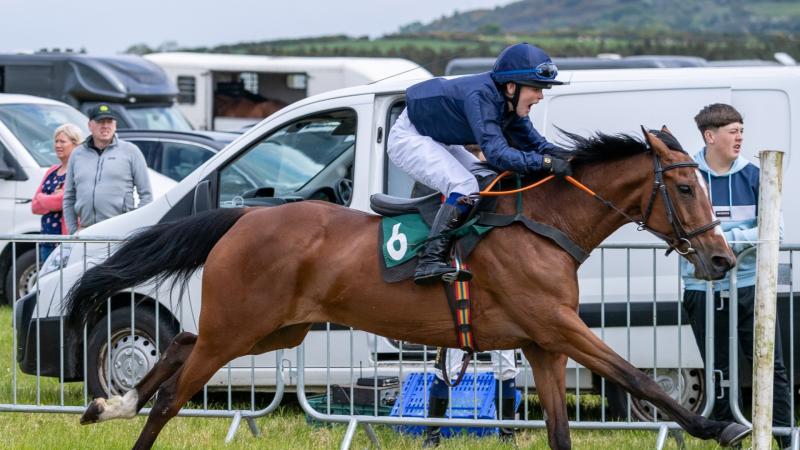 Donegal jockeys take to Carndonagh for return of racing