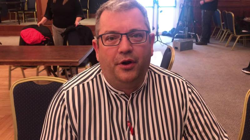 Carr: 'Phone use can cause anxiety, addiction, harmful content and exploitation'