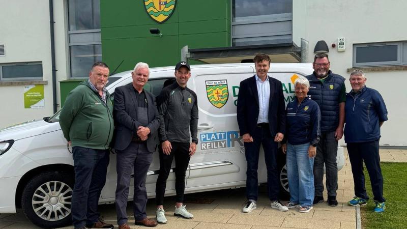 CLG Dh&uacute;n na nGall welcome Malin native and sponsor to Donegal GAA Centre in Convoy