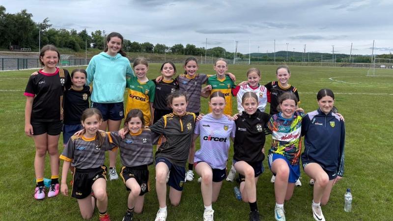 Donegal ace Niamh Boyle drops in to lend a hand at Naomh Ultan U-12 training 