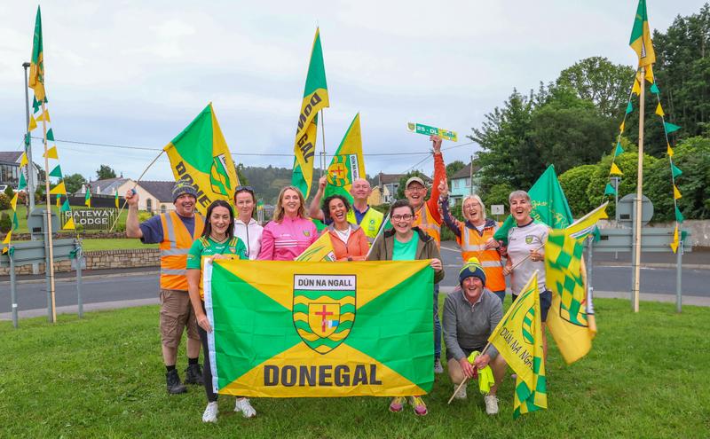 Diligent Donegal Town volunteers turn the place green and gold for Donegal