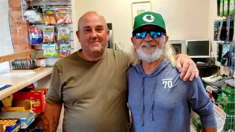 Former Greg Norman caddy and TikTok  star Gerry Carry visits Buncrana Golf Club