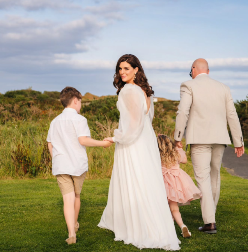 'The Luckiest Woman in the World': Síle Seoige says ‘I Do’ in a west of Ireland ceremony