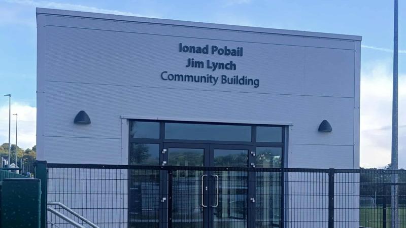 New bilingual sign unveiled at Jim Lynch Building at Letterkenny Community Centre