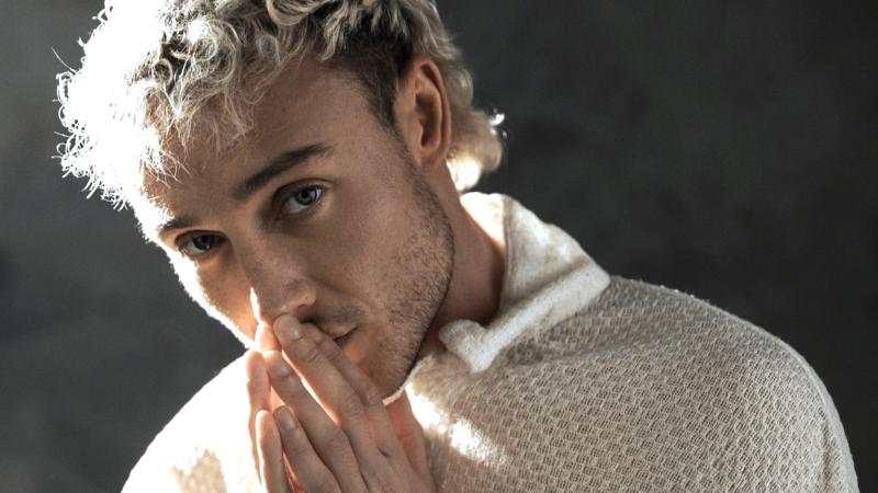 Donegal singer-songwriter ADGY releases new Christmas single ‘Noelle’