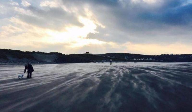 A mix of scattered showers and sunny spells today in Donegal