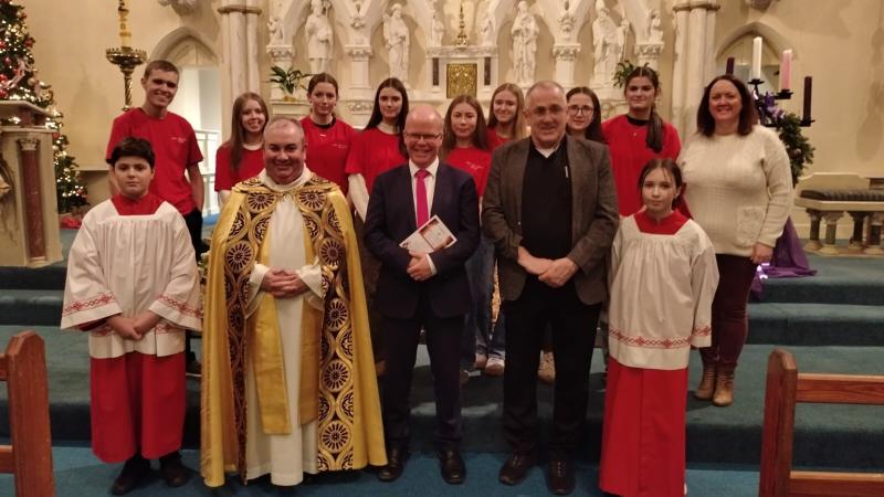 Aont&uacute; public meeting discusses immigration, defective blocks and water leaks