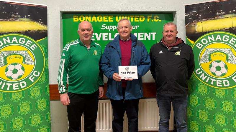 Ed lands &euro;3,000 prize as Bonagee United toast National League entry