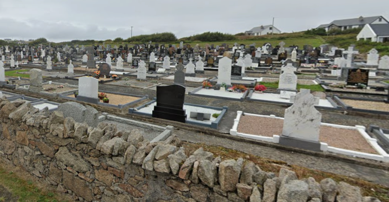 Darren Mills Memorial Walk and Burtonport Variety donate funds to Belcruit graveyard