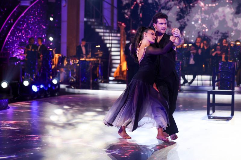 Eric Roberts continues on to Dancing with the Stars Semi-Final 
