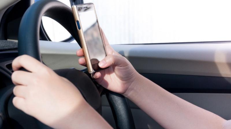 Burnfoot woman fined &euro;400 after gardai spotted her using her mobile while driving