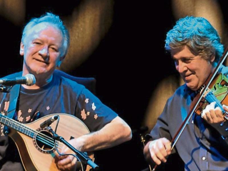 Donal Lunny and Paddy Glackin to play Ionad Cois Locha on Tuesday.