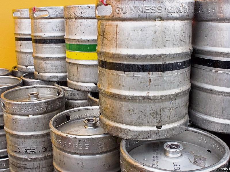 'Brazen' theft of kegs 'in broad daylight' from outside Limerick pub