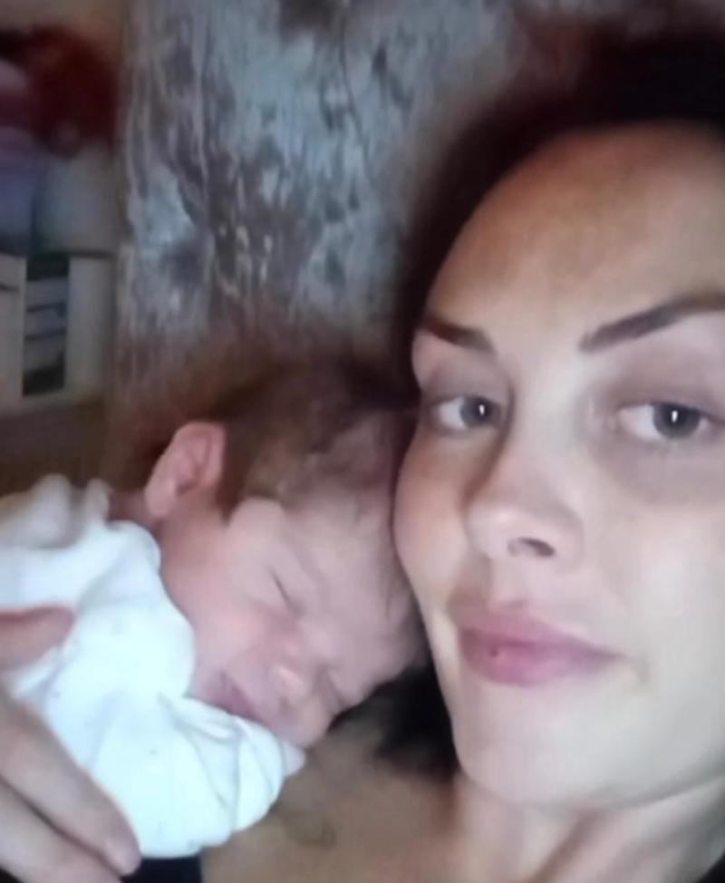 Pamela O'Hagan with her newborn son, Kiyan.