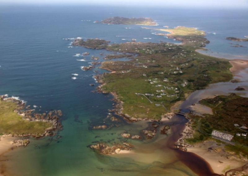 How the Cruit Island giant was examined by headlight 