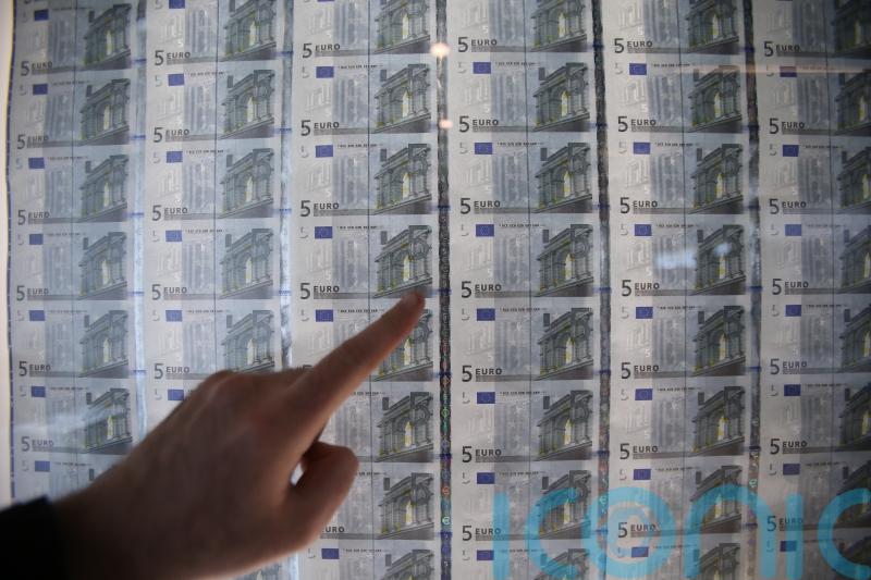 Wages in Ireland increased by 4.7% in a year, according to new figures