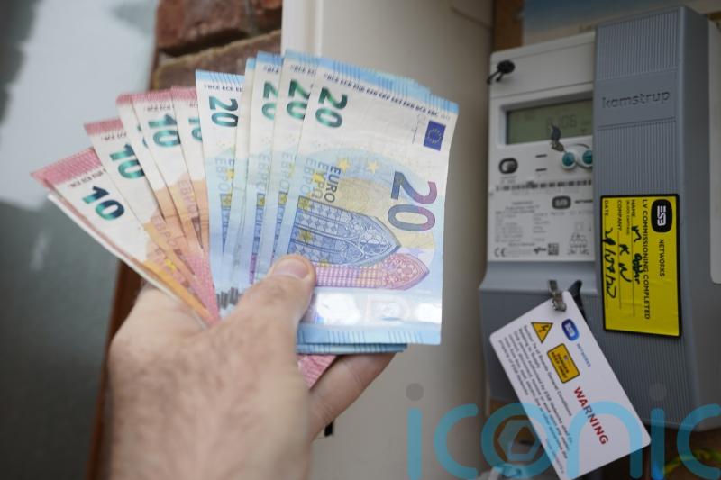 Government to consider extending cost-of-living support measures beyond February