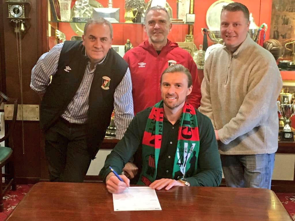 Cowan signed for Glentoran